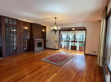 202510232104304765.jpg · Casa para Venda em Teresópolis, Iucas, 5 dormitórios, 1 suíte, 3 banheiros, 2 vagas