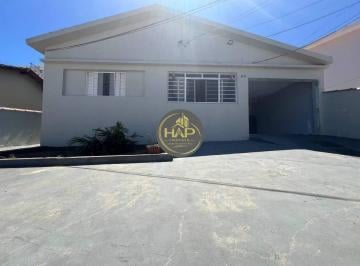 Casa · 145m² · 5 Quartos · Amplo Terreno com Três Casas – Oportunidade para Morar e Investir!