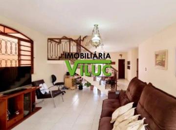 Casa · 305m² · 6 Quartos · Casa à venda - no Castelo
