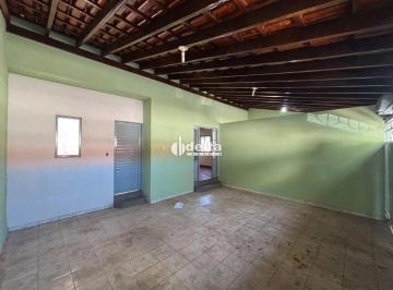 Casa · 252m² · 3 Quartos · 2 Vagas · Casa com 3 quartos disponível para locação no bairro Brasil em Uberlândia MG