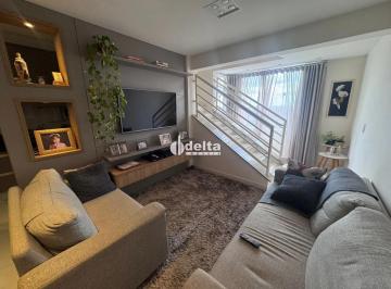 Apartamento · 155m² · 3 Quartos · 2 Vagas · Cobertura com 3 quartos sendo 1 suíte disponível para locação no venda Presidente Roosevelt em Uberl