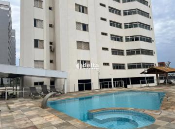 Apartamento · 352m² · 4 Quartos · 2 Vagas · Apartamento com 4 sendo 2 suítes disponível para venda no bairro Fundinho em Uberlândia - MG.