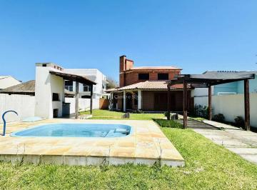 Casa · 92m² · 2 Quartos · 1 Vaga · Sobrado na praia, á 300 metros do mar.