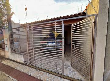 Casa · 90m² · 3 Quartos · 1 Vaga · OPORTUNIDADE DE VENDA - Casa com 3 Dormitórios e Área Gourmet na Região Leste