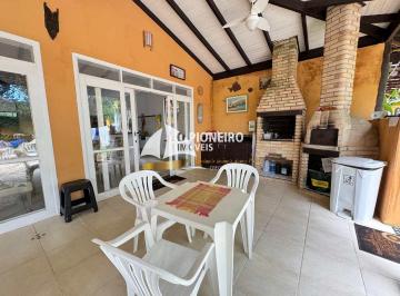 Casa · 300m² · 5 Quartos · 2 Vagas · Casa à venda fora de condomínio na Praia de Barra do Una
