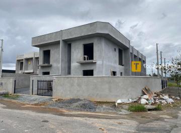 Casa · 86m² · 2 Quartos · 1 Vaga · Esquina valorizada com duas suítes e ótimo espaço externo