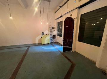 Apartamento · 240m² · 8 Quartos · VENDE-SE PREDIO EM EXCELENTE LOCALIZAÇÃO