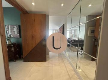 6c78ab4732540e0d6180b392abf22ed8c0469b73 · Apartamento reformado de 245 m², 4 dormitórios e 1 por andar