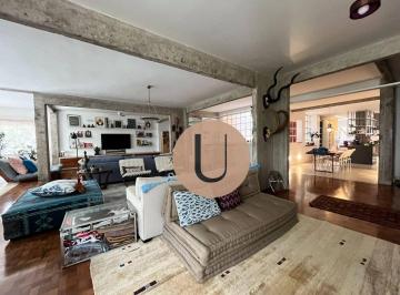 aeae0c6963396e4ec96785eb4113d82504434f35 · Um apartamento clássico e espetacular em Higienópolis com alma e espaço de sobra - 330m2