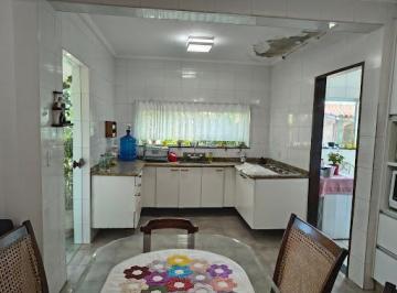 e2ef04034f545e4c02b12333089231e180e1d3e0 · vende 3 casas no mesmo terreno