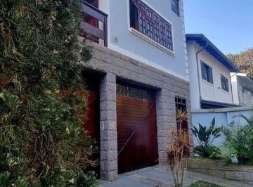 Casa · 246m² · 3 Quartos · 2 Vagas · Casa em Poços de Caldas