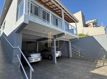 Casa · 198m² · 3 Quartos · 4 Vagas · Casa em Jardim Bandeirantes - Poços de Caldas