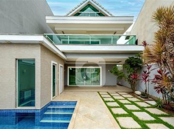 Casa · 260m² · 4 Quartos · 2 Vagas · Casa com 260m2, 4 suítes, no Recreio dos Bandeirantes.