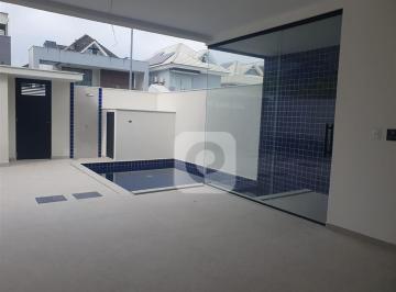 Casa · 315m² · 3 Quartos · 2 Vagas · Casa à venda com 315m2, com 3 suítes no Recreio dos Bandeirantes.