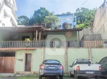 Casa · 400m² · 3 Quartos · 2 Vagas · VENDO EXCELENTE CASA NO PECHINCHA em CONDOMINIO FECHADO COM SEGURA AINCA 24 HORAS.