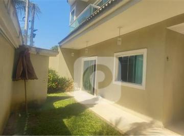 Casa · 270m² · 5 Quartos · 2 Vagas · Casa Duplex 5 Quartos  sendo 4  Suítes 270 m2  á Venda