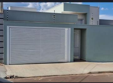 Casa de 3 quartos, Boituva · Linda casa com 3 quartos, incluindo uma suíte e piscina em Boituva - SP