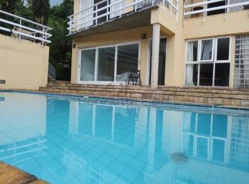 0 · - Casa avarandada com pé direito alto - ideal para locações.