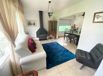 Casa · 234m² · 4 Quartos · 4 Vagas · Excelente casa térrea no Jardim Isabel, zona sul de Porto Alegre