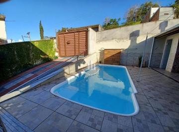 Casa · 220m² · 4 Quartos · 2 Vagas · Casa 4 Quartos com Piscina - Jardim Cidade de Florianópolis