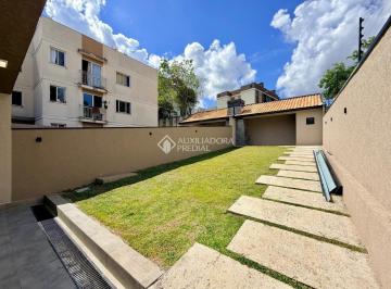 Casa · 85m² · 3 Quartos · 2 Vagas · Casa Térrea com 3 Quartos e uma suíte.