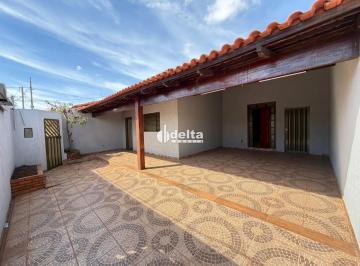 Casa · 165m² · 4 Quartos · 3 Vagas · Casa residencial com 4 quartos sendo 2 suítes disponível para locação e venda no bairro Planalto em 