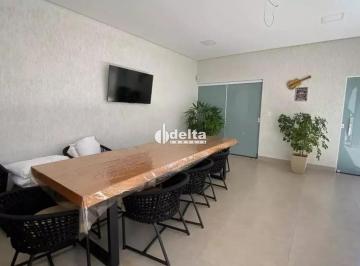 Casa · 160m² · 3 Quartos · 4 Vagas · Casa com 3 quartos sendo 1 suíte disponível para locação no bairro Jardim América II em Uberlândia -