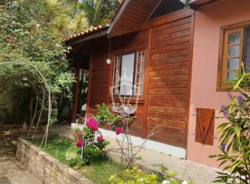 Casa · 262m² · 2 Quartos · 2 Vagas · Casa Padrão fora condomínio em Jundiaí