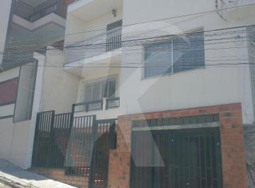 Casa · 237m² · 3 Quartos · 2 Vagas · Sobrado lindo com 3 dormitórios, 3 banheiros, 2 vagas de garagem na Parada Inglesa