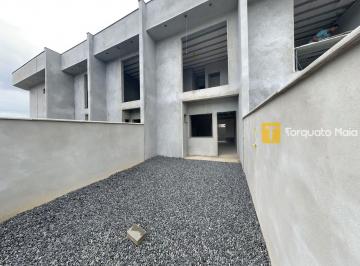 Casa · 80m² · 2 Quartos · 1 Vaga · Escada Lateral e Ambientes Integrados: Viva com Estilo