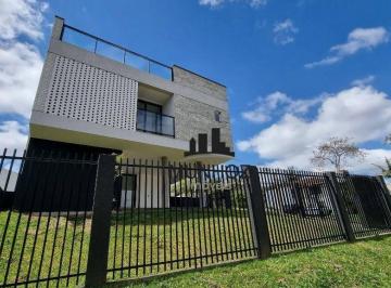 Unidade de esquina! Maior valor! · Sobrado com 3 dormitórios à venda, 145 m² por R$ 705.000,00 - Pilarzinho - Curitiba/PR