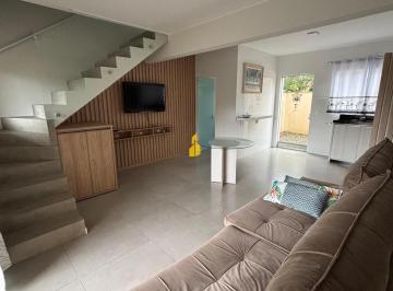 Casa · 78m² · 2 Quartos · Sobrado Quadra Mar à Venda na Praia do Ervino em São Francisco do Sul