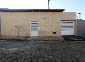 Casa · 160m² · 2 Quartos · 2 Vagas · Casa com 2 quartos sendo uma suíte , Em uma ótima localização