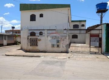 Casa · 320m² · 10 Quartos · 4 Vagas · Prédio Residencial com 6 Apartamentos