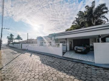 Casa · 106m² · 3 Quartos · 1 Vaga · Casa Individual com 3 dormitórios sendo 1 suíte à venda, 106 m² por R$ 690.000 - Santo Antonio - Bal