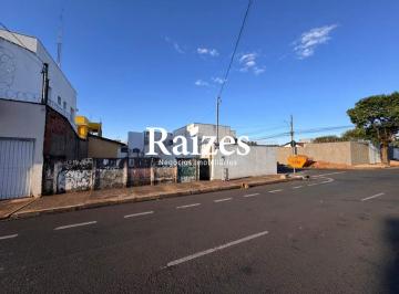 Casa · 360m² · 2 Quartos · 2 Vagas · 3 Casas em 1 terreno no Santa Monica