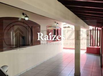 Casa · 360m² · 3 Quartos · 3 Vagas · Casa para Venda em Uberlândia / MG no Bairro Santa Mõnica