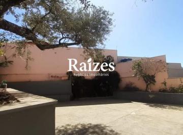 Casa · 531m² · 3 Quartos · 2 Vagas · Casa à venda em Uberlândia (Lídice) - 3 dormitórios, varanda gourmet e acabamento em porcelanato