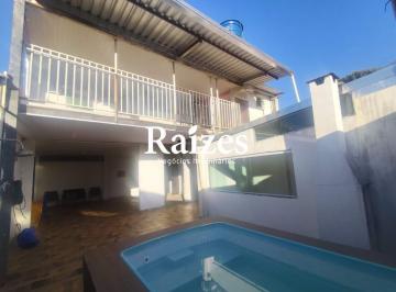 Casa · 243m² · 4 Quartos · 3 Vagas · Casa com 4/4 sendo 2 suítes no Granada