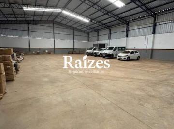Comercial · 1050m² · 5 Vagas · Barracão amplo e funcional com 1.050 m² no Centro Empresarial Leste III
