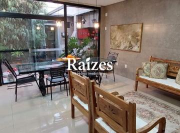 Casa · 123m² · 3 Quartos · 2 Vagas · Linda casa com 3/4 sendo 1 suíte no Novo Mundo