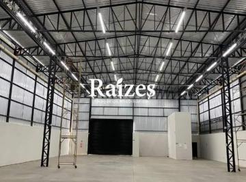 Comercial · 900m² · Barracão Comercial/Industrial com 900 m² Construídos