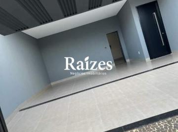 Casa · 240m² · 3 Quartos · 4 Vagas · Excelente casa com 3 suítes no Bairro Novo Mundo