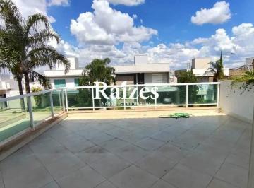 Casa · 288m² · 4 Quartos · 3 Vagas · Casa em Condomínio com 4 Suítes e Lazer Completo no Nova Uberlândia