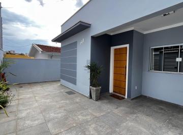 eakidyc2ognhywe0njc4m2ri_md · Casa térrea, 3 quartos, quintal, 2 vagas