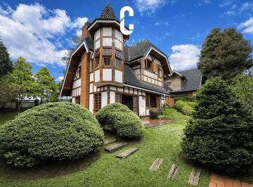 57c4d23f-f38d-4419-80b9-be92533f7c50-png1772113127023.png · Casa de Alto Padrão em Campos do Jordão Exclusividade e Sofisticação no Alto do Capivari