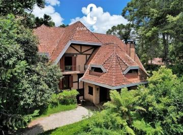casa-no-condominio-veu-da-noiva-a-venda-517-m-r-4-200-000-00-jardim-veu-da-noiva-campos-do-jordao-sp1710309481747dndcv.jpg · Casa de Montanha com 8 Dormitórios, Área Gourmet e Espaço de Bem-Estar em Campos do Jordão