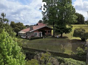 dji_20261015142822_0158_d-jpg1792160645793.jpg · Casa com terreno maravilhoso e vista - Alto da Vila Inglesa - Campos do Jordão - SP