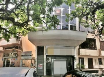 Comercial , Porto Alegre · Edifício Com. no bairro Petrópolis c/ elevador, salas amplas e bem iluminadas.