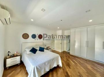 Casa · 375m² · 5 Quartos · 8 Vagas · 5 Quartos/4sts (1 no térreo), piscina, gourmet, escritório!